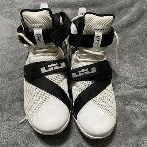Lebron zoom soldier ix Nike